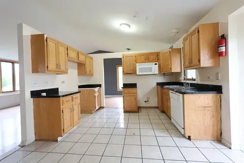 5011 Fairoaks Court Country Club Hills IL 60478