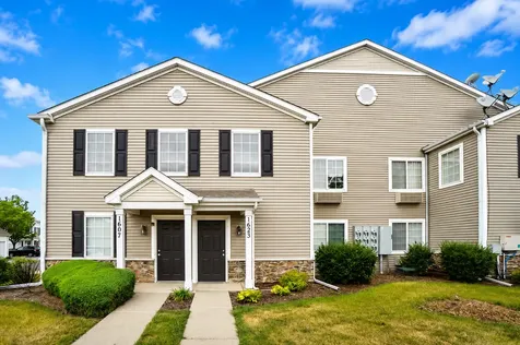1623 Silverstone Drive Carpentersville IL 60110