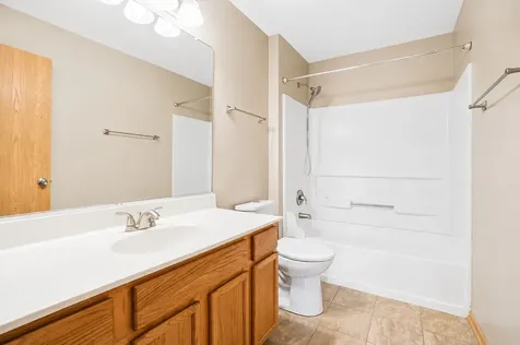 1623 Silverstone Drive Carpentersville IL 60110