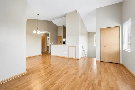 1623 Silverstone Drive Carpentersville IL 60110