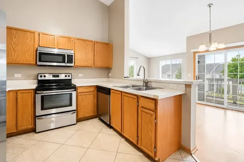 1623 Silverstone Drive Carpentersville IL 60110
