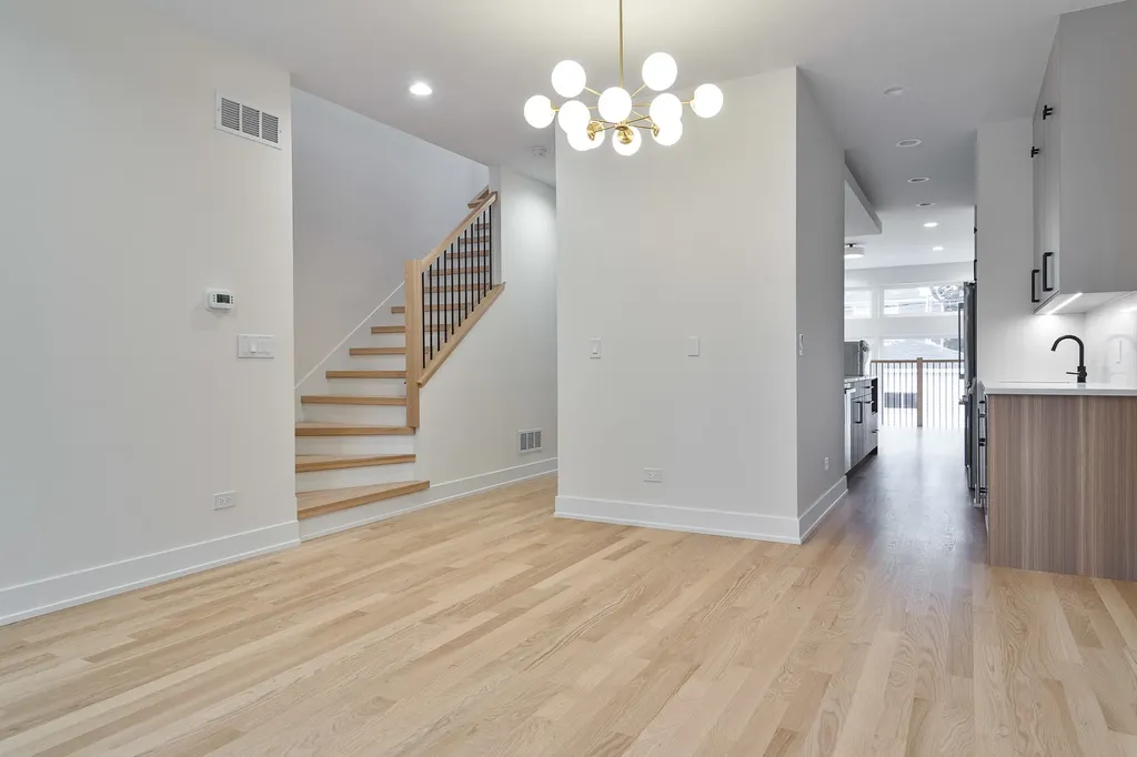 5355 North Melvina Avenue Chicago IL 60630