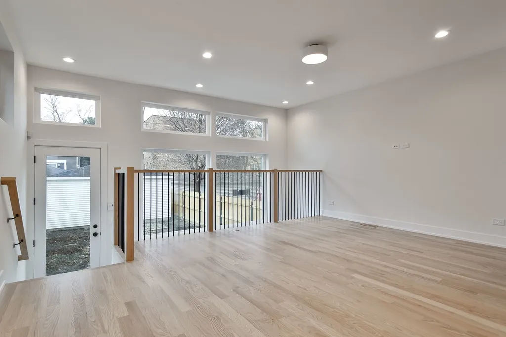 5355 North Melvina Avenue Chicago IL 60630