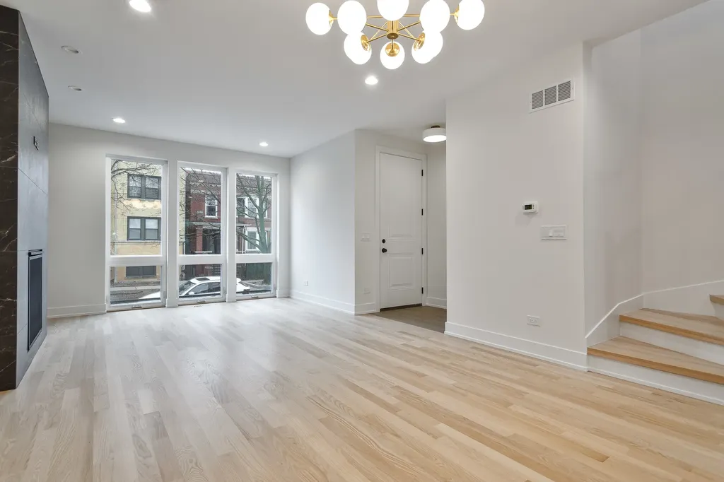 5355 North Melvina Avenue Chicago IL 60630