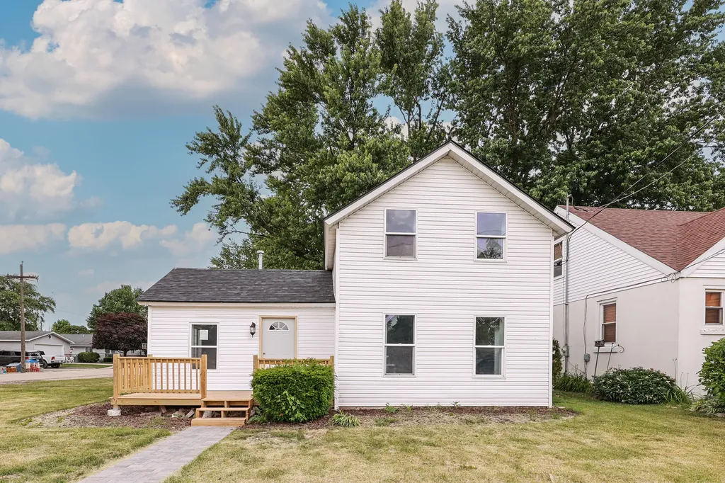 209 South Jackson Street Gardner IL 60424