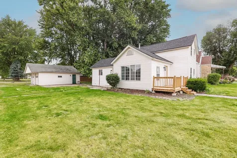 209 South Jackson Street Gardner IL 60424