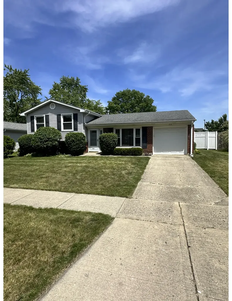 103 Heine Drive Streamwood IL 60107