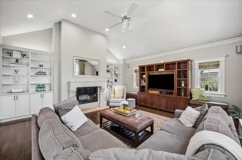 1620 Canterbury Lane Glenview IL 60025