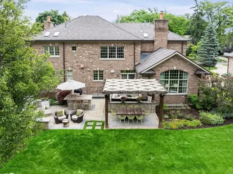 1620 Canterbury Lane Glenview IL 60025