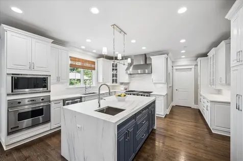 1620 Canterbury Lane Glenview IL 60025