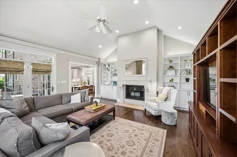1620 Canterbury Lane Glenview IL 60025