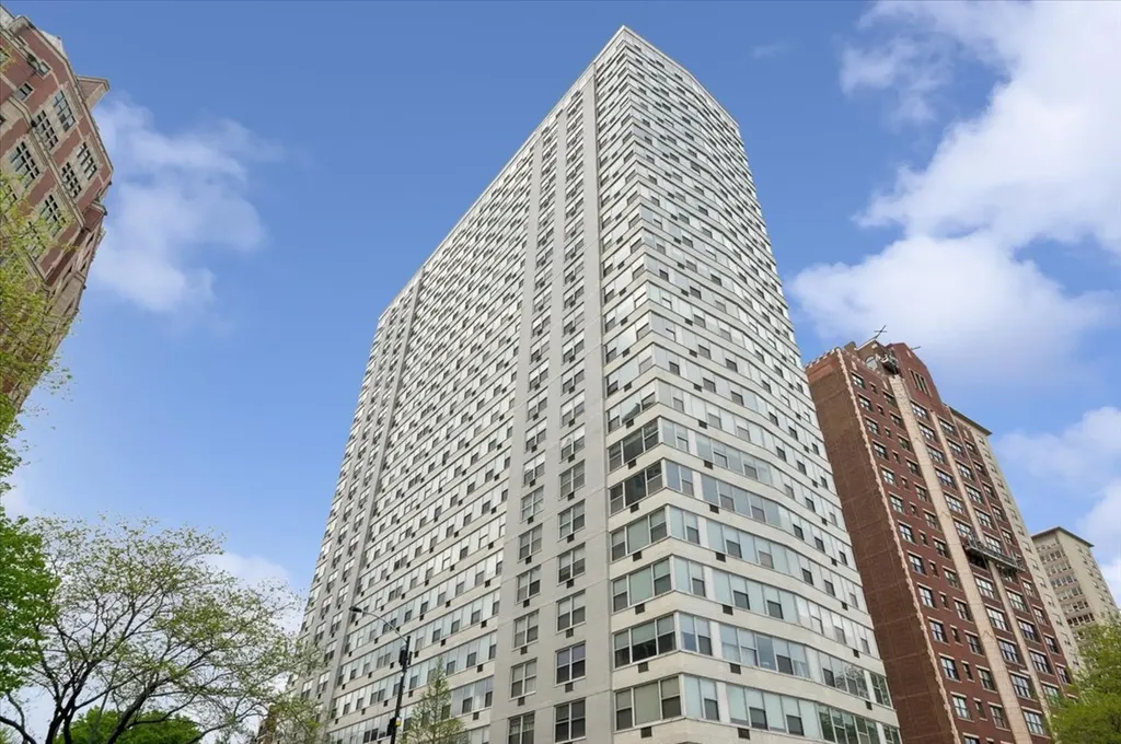 3900 North Lake Shore Drive Chicago IL 60613