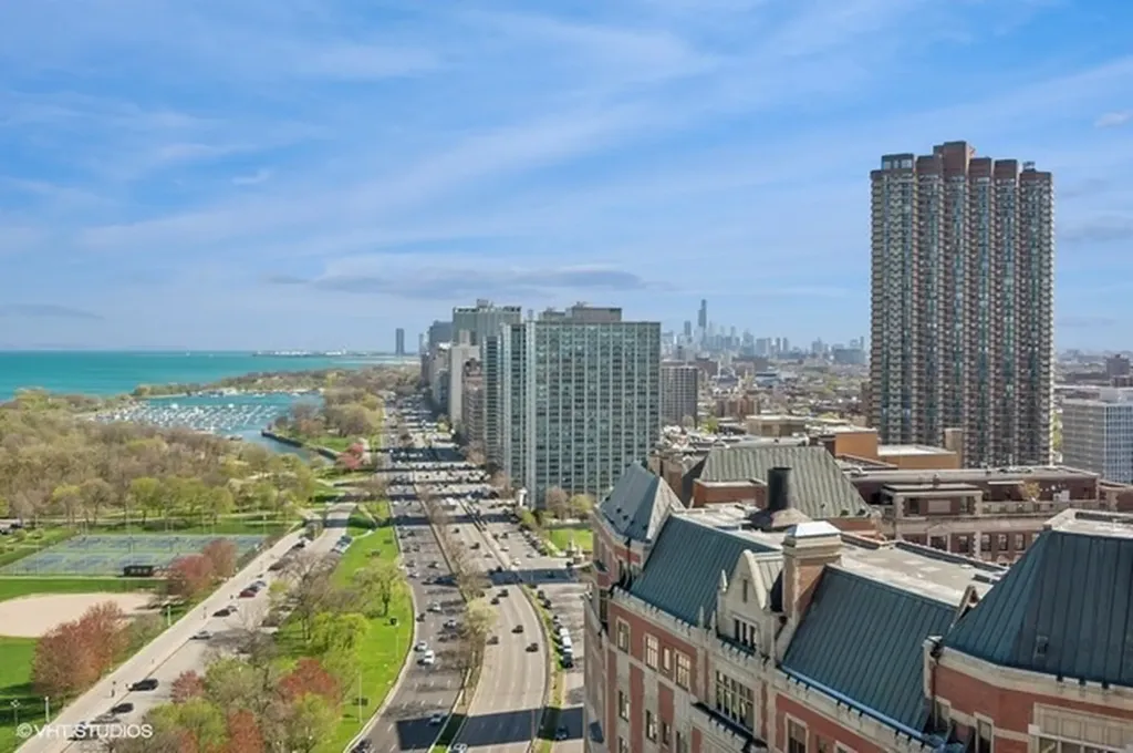 3900 North Lake Shore Drive Chicago IL 60613