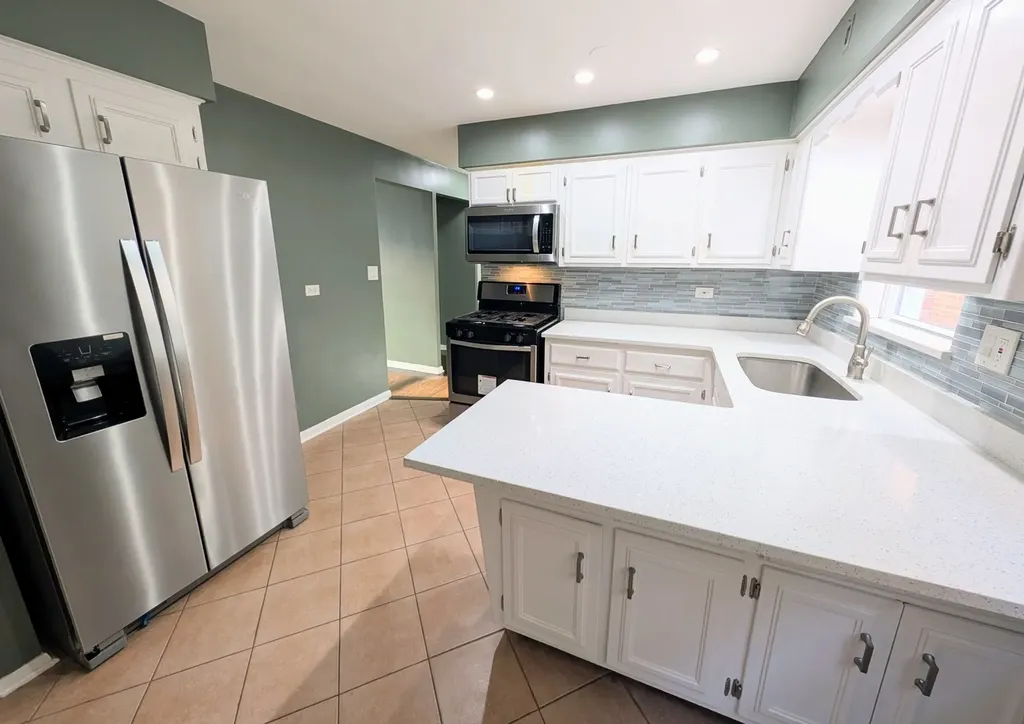 8642 West Berwyn Avenue Chicago IL 60656