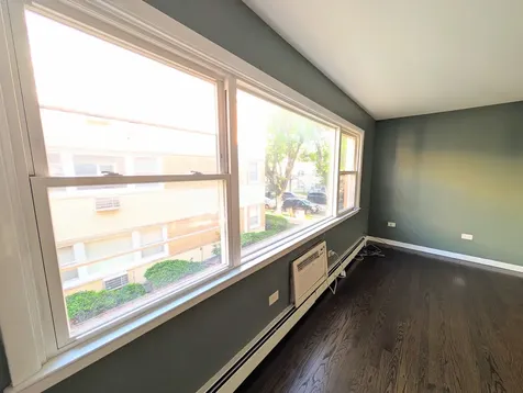 8642 West Berwyn Avenue Chicago IL 60656