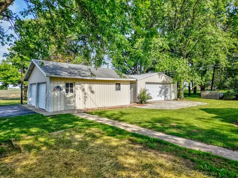 1685 North Il-23 Streator IL 61364