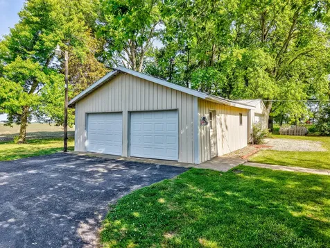 1685 North Il-23 Streator IL 61364