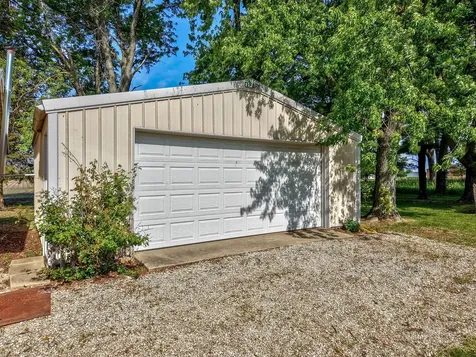 1685 North Il-23 Streator IL 61364