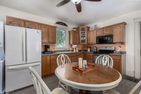 1685 North Il-23 Streator IL 61364