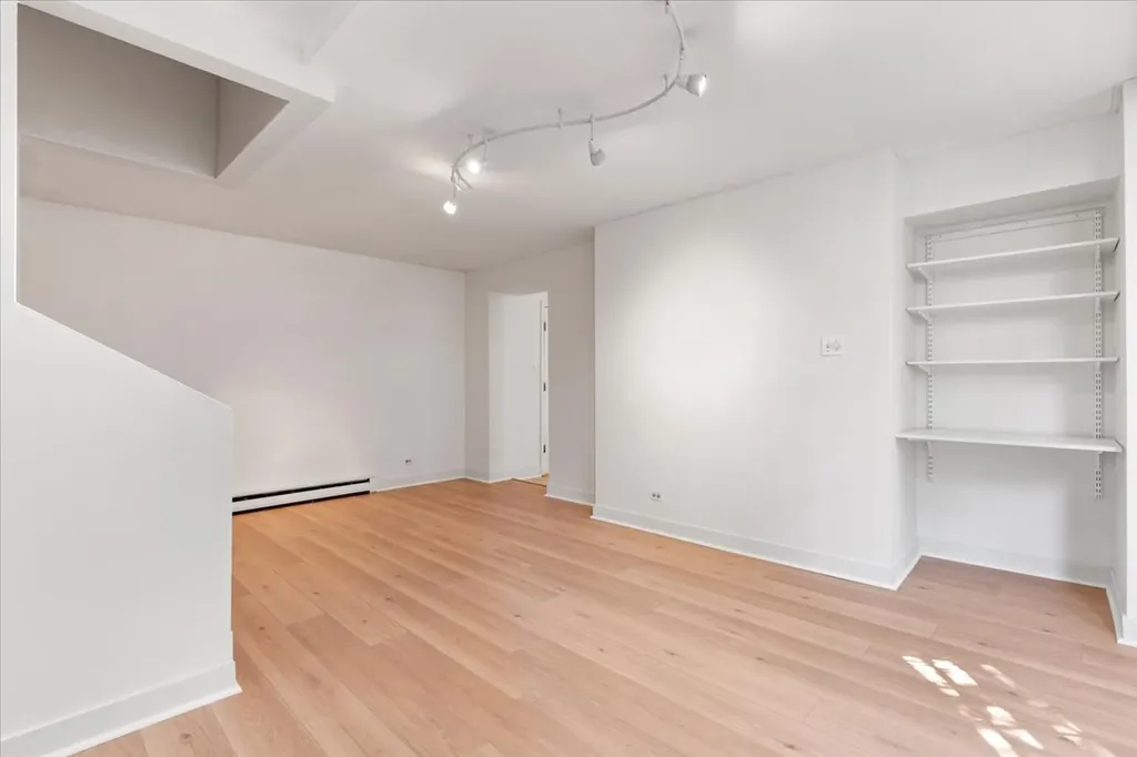 3145 North Cambridge Avenue Chicago IL 60657