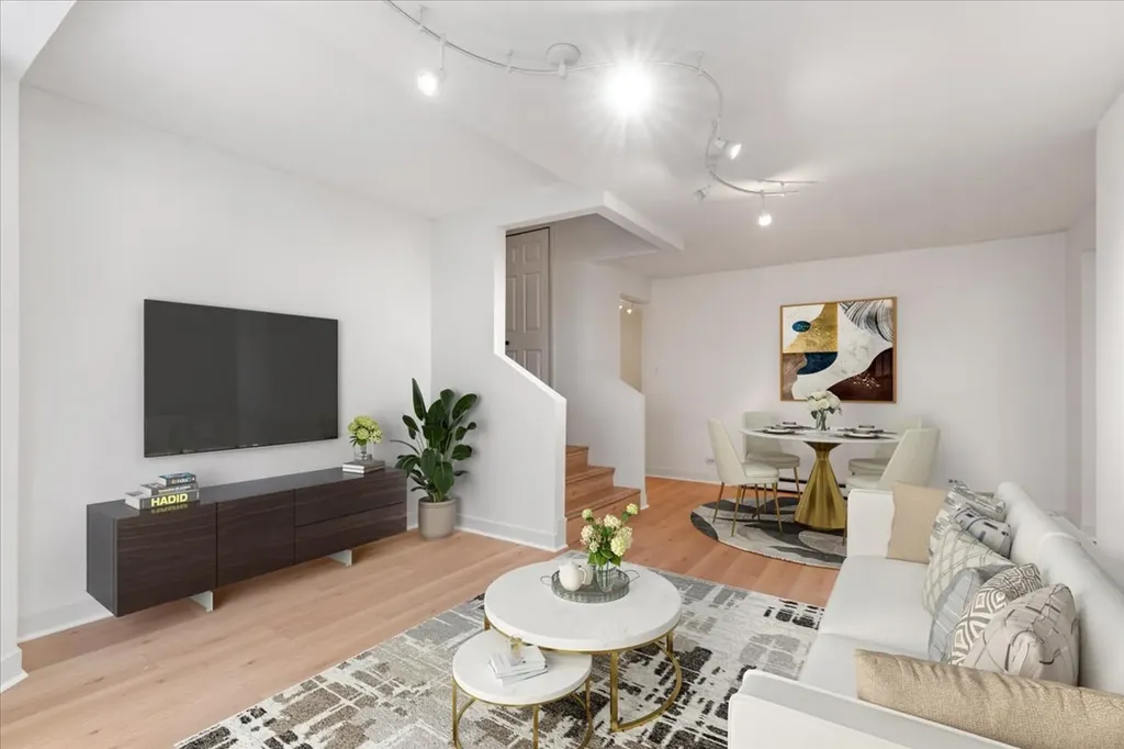 3145 North Cambridge Avenue Chicago IL 60657