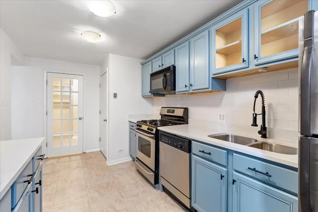 3145 North Cambridge Avenue Chicago IL 60657