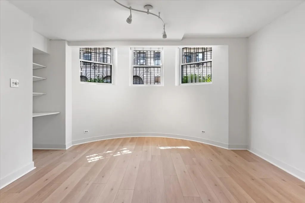 3145 North Cambridge Avenue Chicago IL 60657