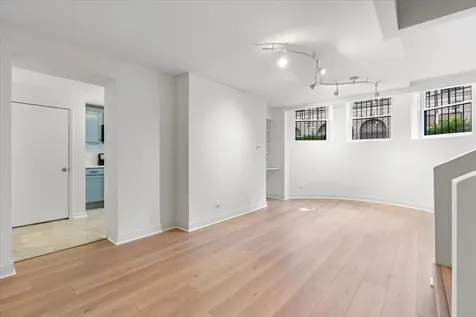 3145 North Cambridge Avenue Chicago IL 60657