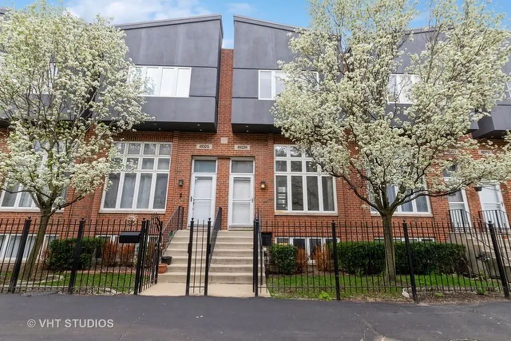 4932 West Lawrence Avenue Chicago IL 60630
