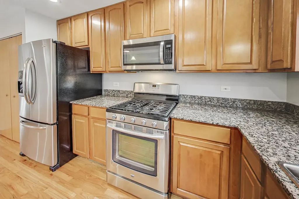 4932 West Lawrence Avenue Chicago IL 60630