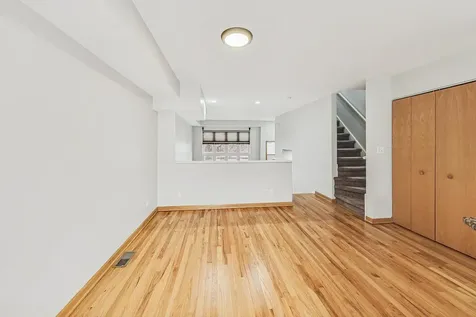 4932 West Lawrence Avenue Chicago IL 60630