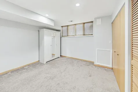 4932 West Lawrence Avenue Chicago IL 60630