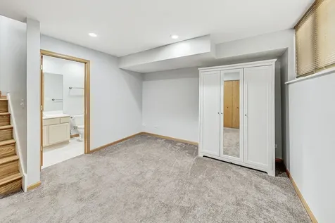 4932 West Lawrence Avenue Chicago IL 60630