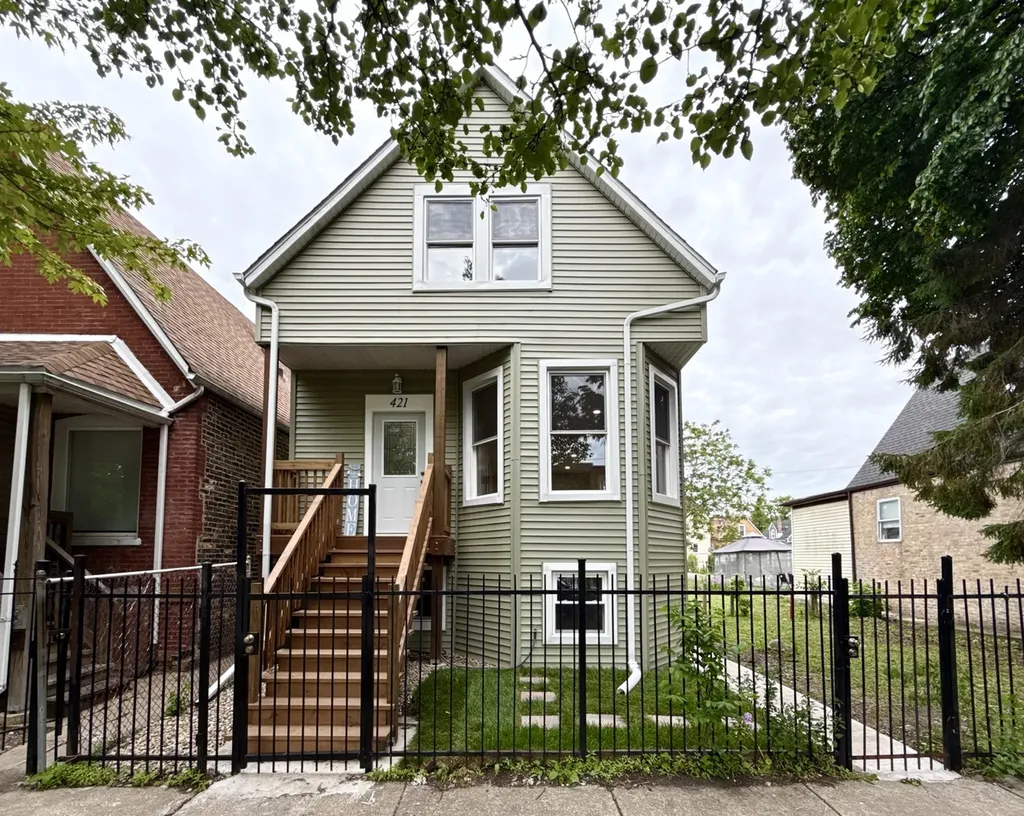 421 North Leclaire Avenue Chicago IL 60644