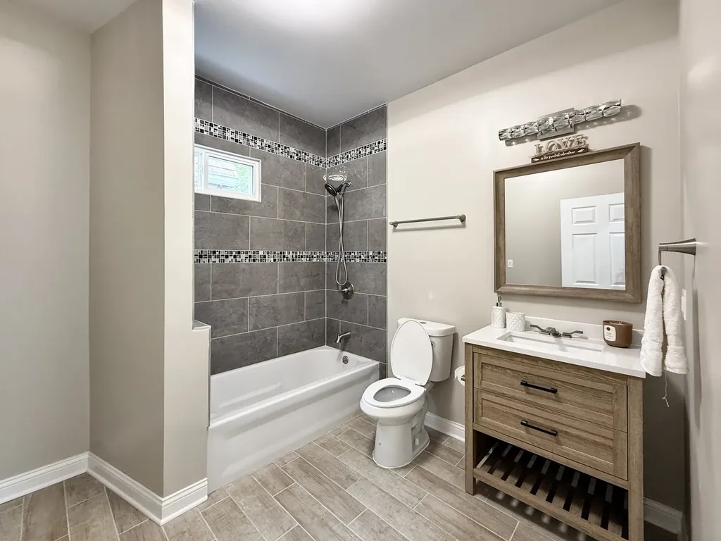 421 North Leclaire Avenue Chicago IL 60644