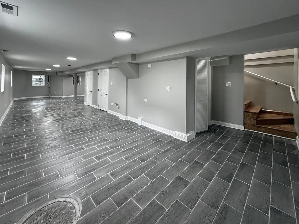 421 North Leclaire Avenue Chicago IL 60644