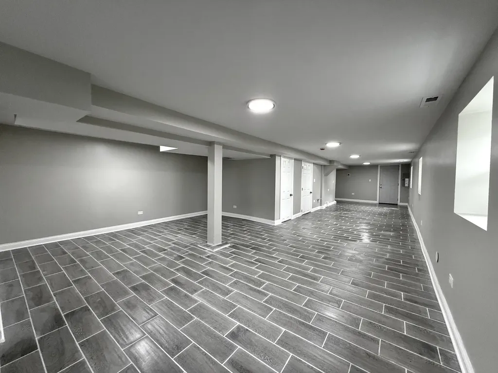 421 North Leclaire Avenue Chicago IL 60644