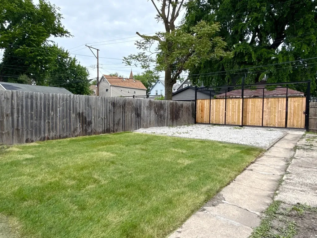 421 North Leclaire Avenue Chicago IL 60644