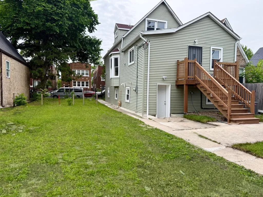 421 North Leclaire Avenue Chicago IL 60644