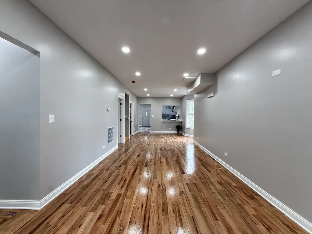 421 North Leclaire Avenue Chicago IL 60644