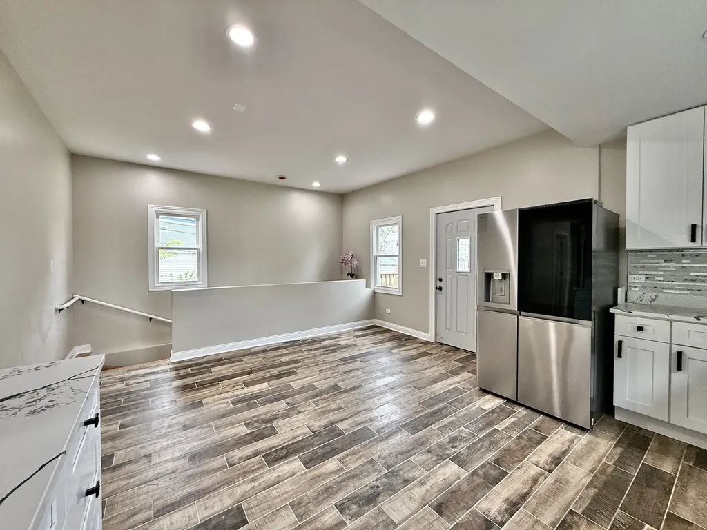 421 North Leclaire Avenue Chicago IL 60644