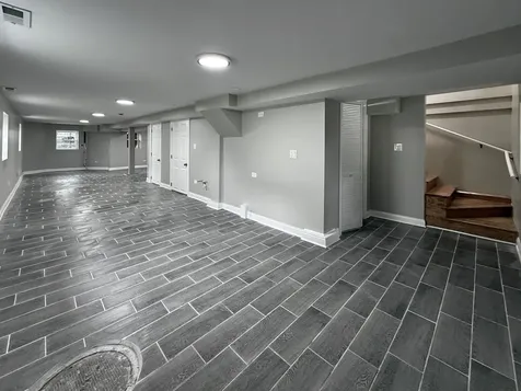 421 North Leclaire Avenue Chicago IL 60644