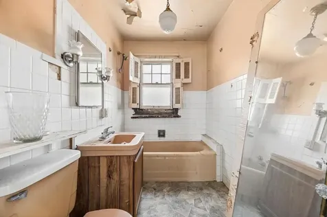 70 East 155th Street Harvey IL 60426