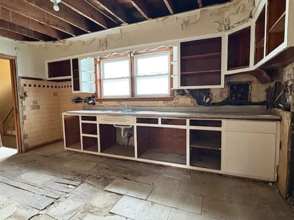 7711 South Ada Street Chicago IL 60620