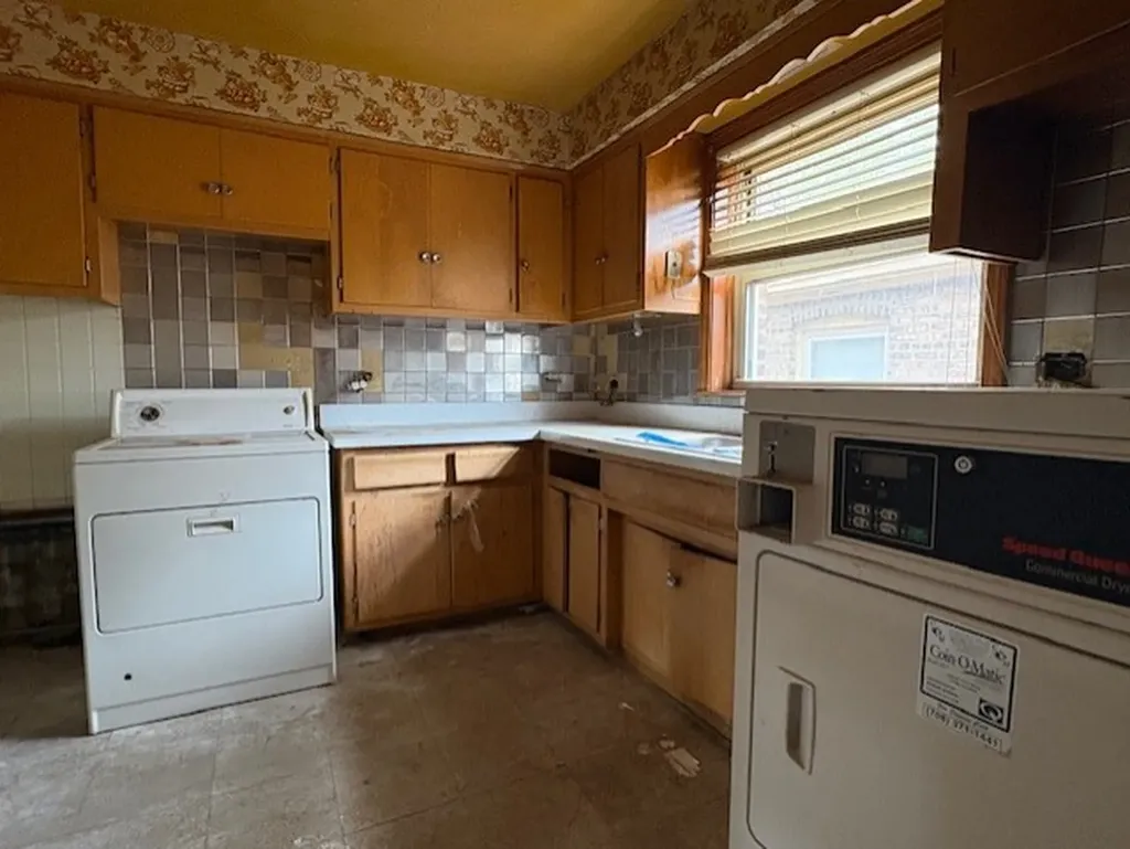 7711 South Ada Street Chicago IL 60620