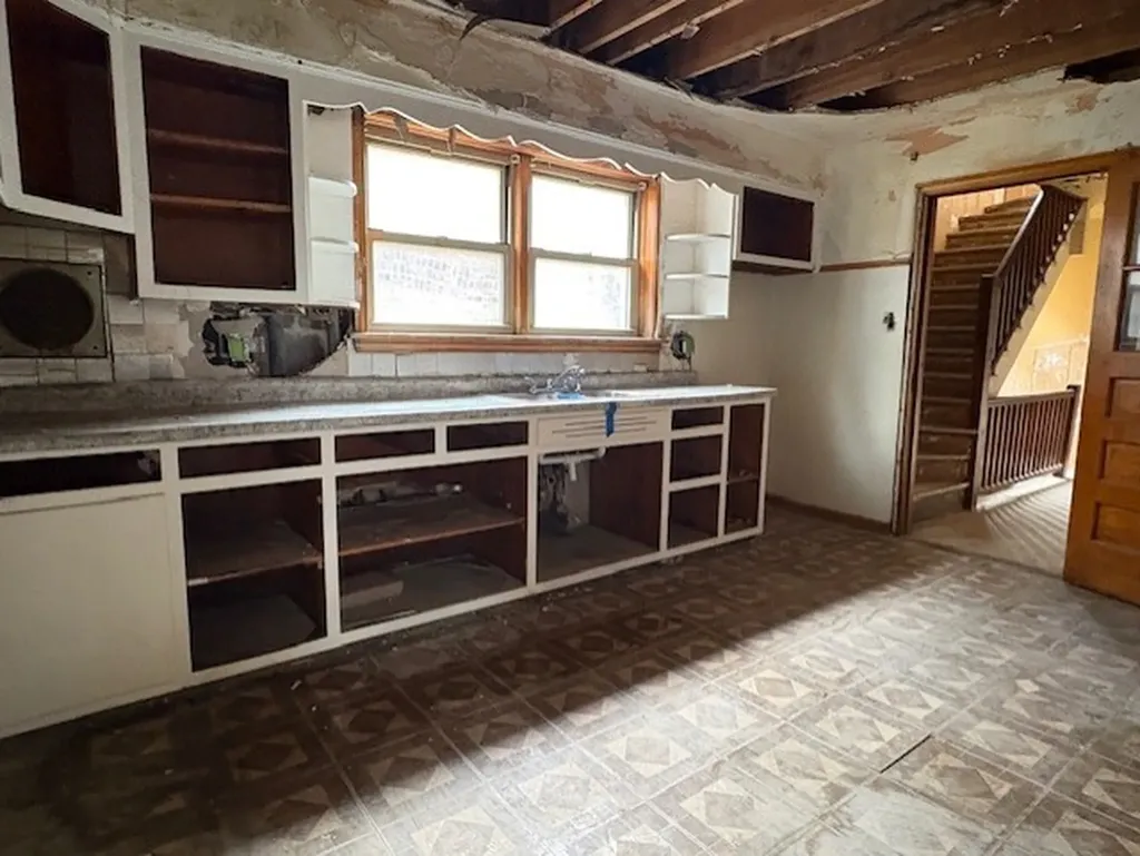 7711 South Ada Street Chicago IL 60620
