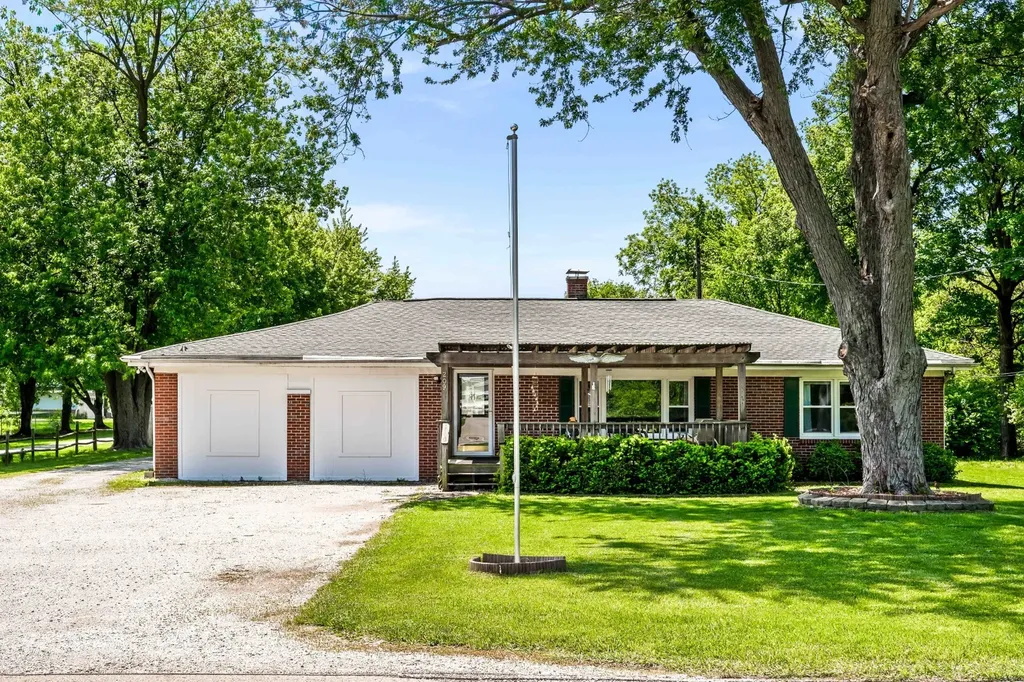 209 Woodrig Road Bloomington IL 61704