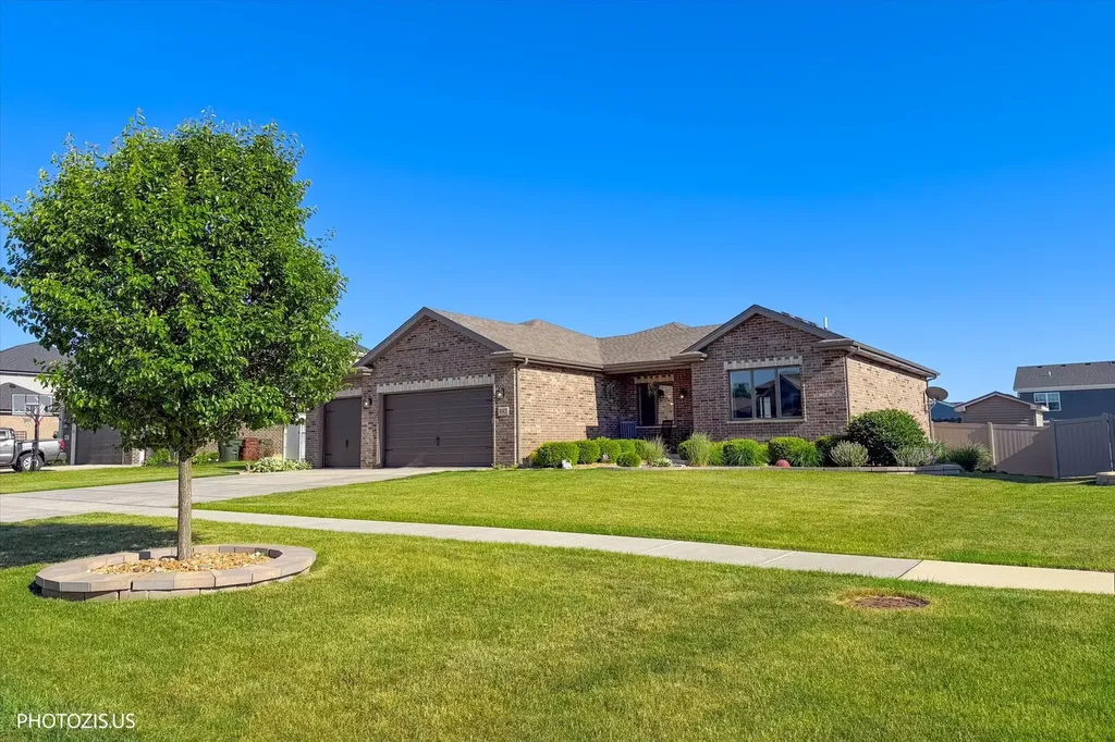 892 West Woodlawn Road New Lenox IL 60451