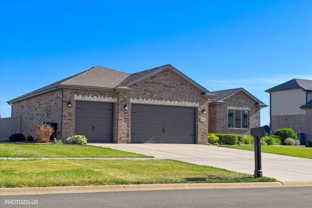 892 West Woodlawn Road New Lenox IL 60451