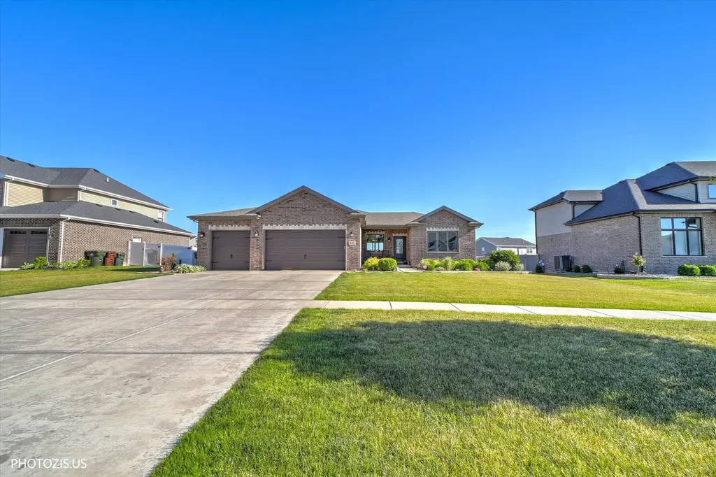 892 West Woodlawn Road New Lenox IL 60451